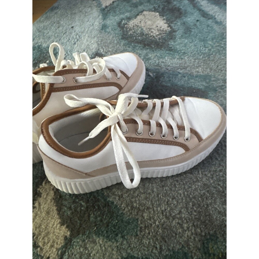 DREAM PAIRS Women's Platform Chunky Fashion Sneakers in white with tan trim
